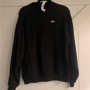 ALO Yoga Women's Black Crewneck Sweater